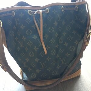 COPY - Louis Vuitton classic monogram bucket bag